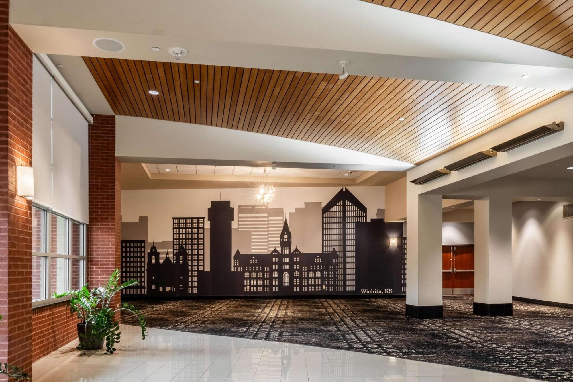 Drury Plaza Hotel Broadview Уичита Екстериор снимка